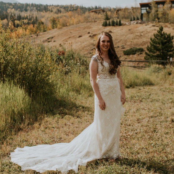 Wedding gown - Picture 8 of 11